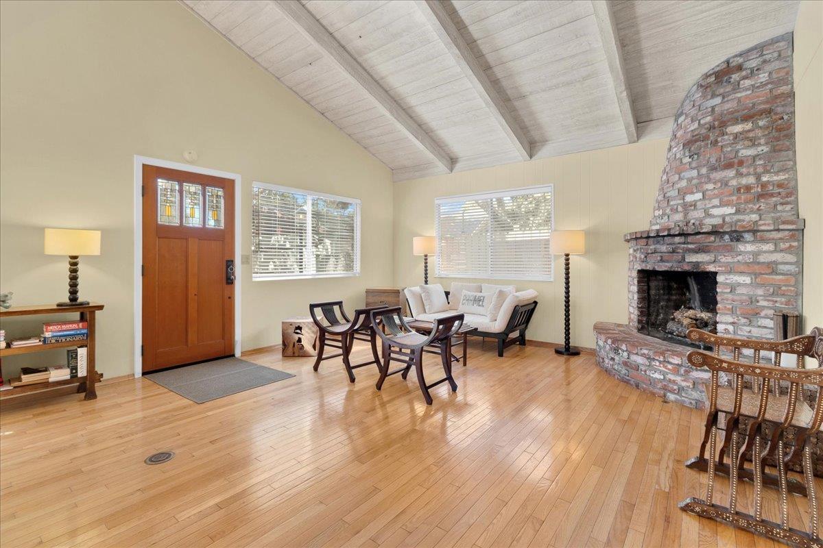Detail Gallery Image 4 of 18 For 24703 Camino Del Monte, Carmel,  CA 93923 - 3 Beds | 2 Baths