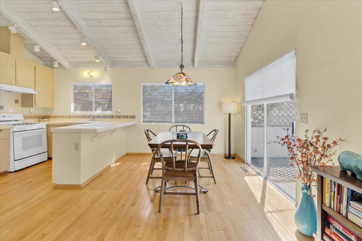 Detail Gallery Image 6 of 18 For 24703 Camino Del Monte, Carmel,  CA 93923 - 3 Beds | 2 Baths