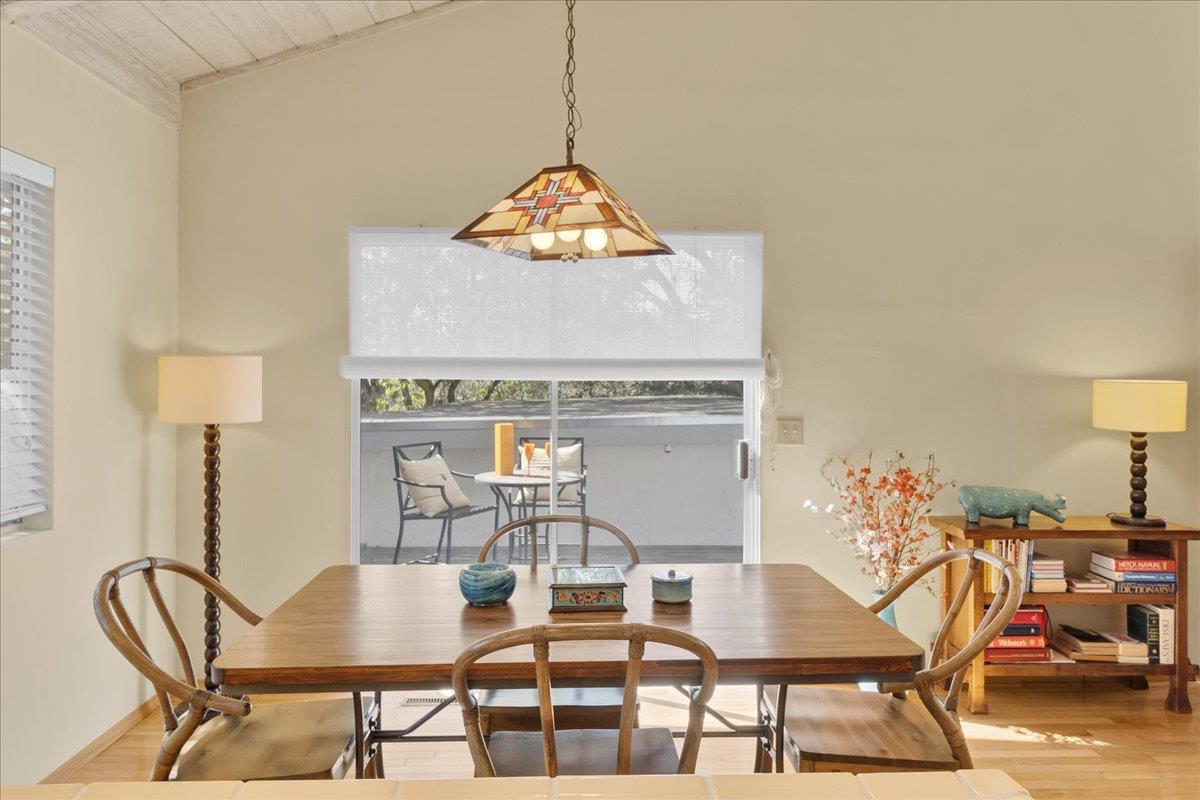Detail Gallery Image 7 of 18 For 24703 Camino Del Monte, Carmel,  CA 93923 - 3 Beds | 2 Baths