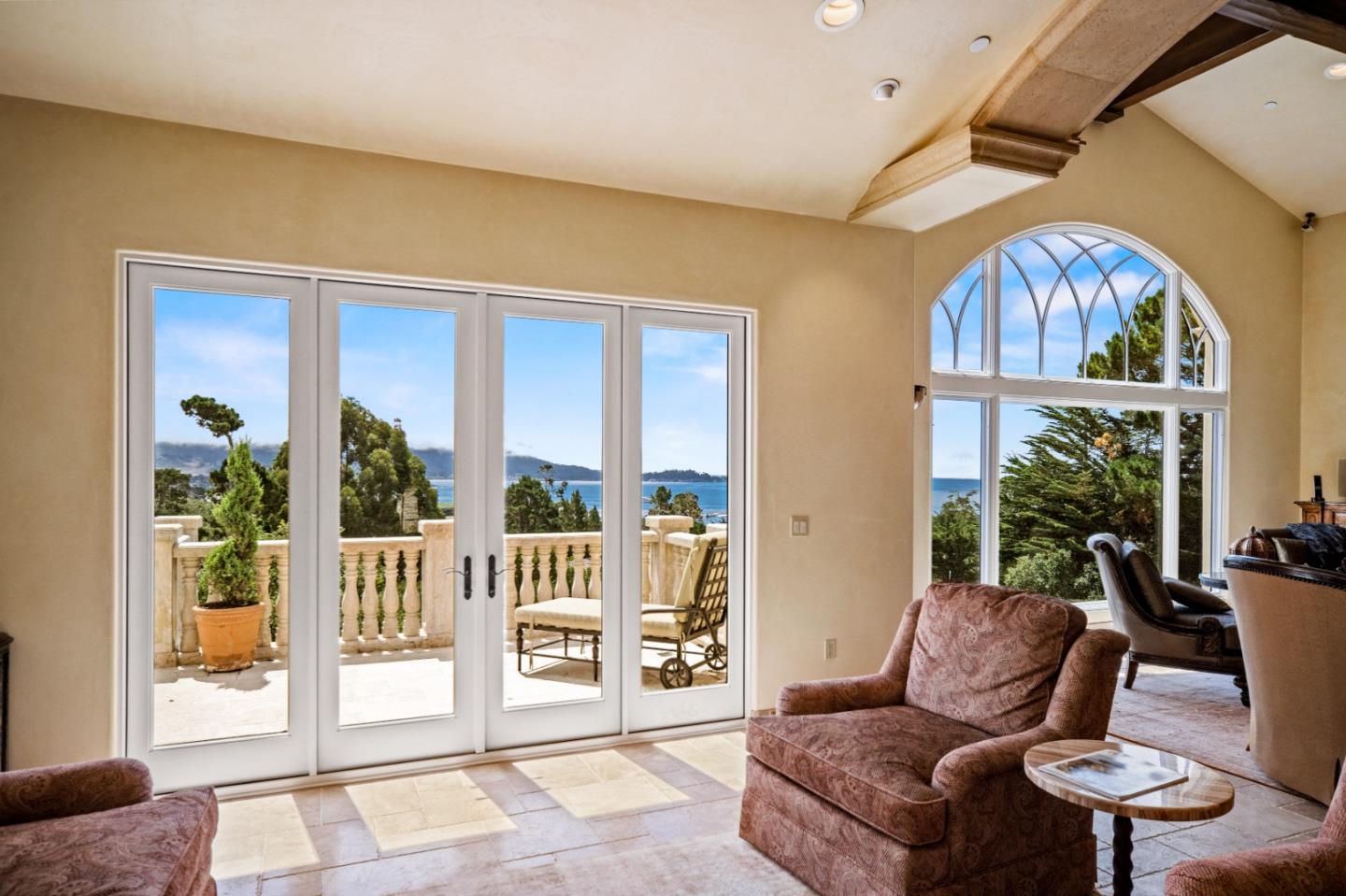 Detail Gallery Image 11 of 74 For 1519 Riata Rd, Pebble Beach,  CA 93953 - 5 Beds | 5/3 Baths