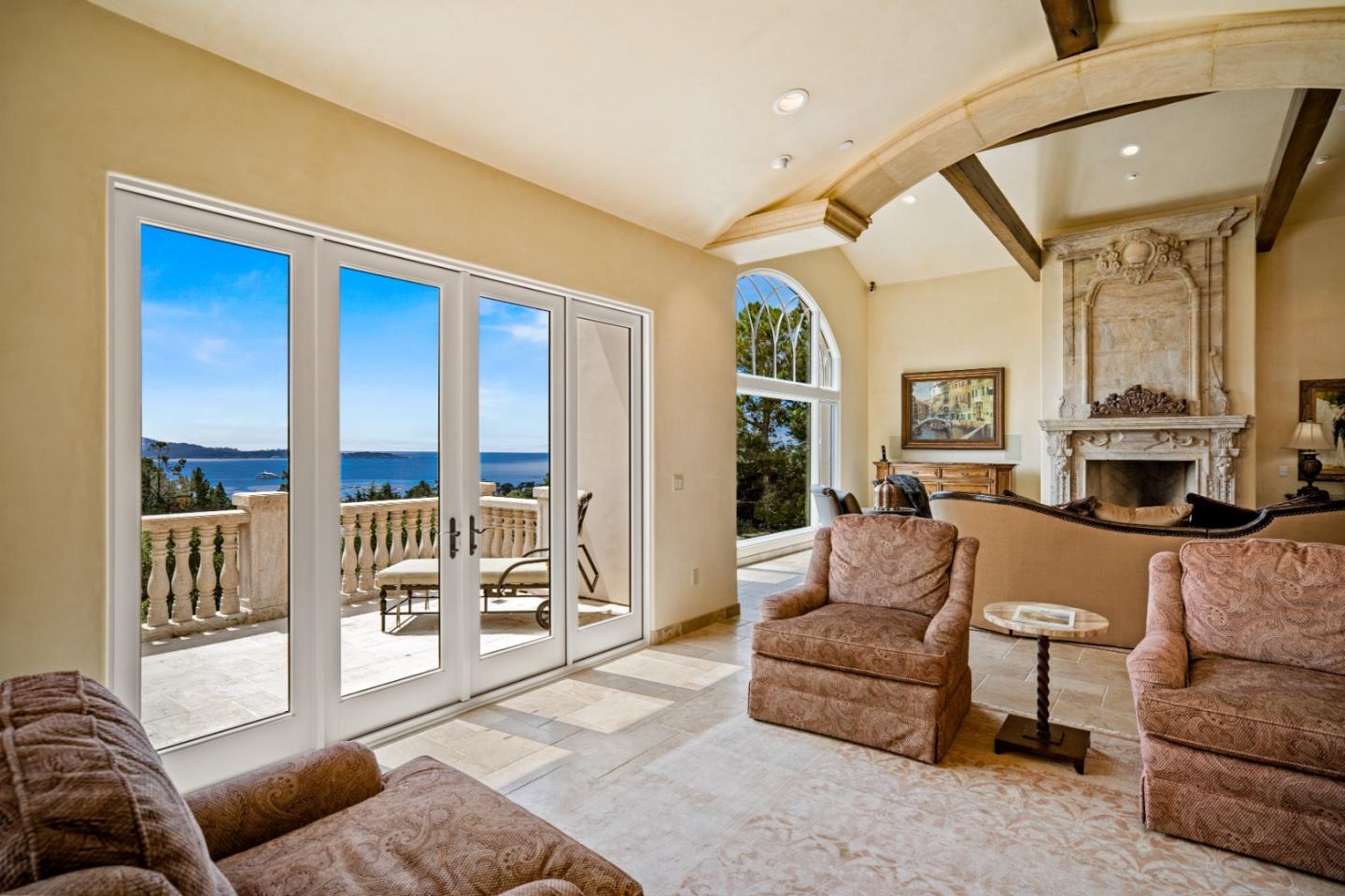 Detail Gallery Image 12 of 74 For 1519 Riata Rd, Pebble Beach,  CA 93953 - 5 Beds | 5/3 Baths