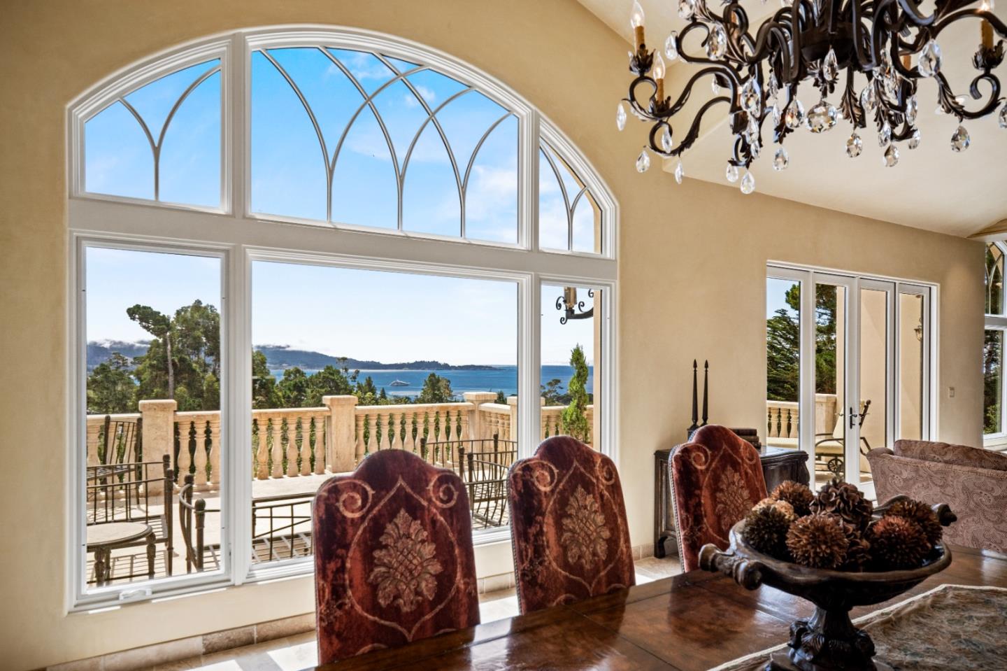Detail Gallery Image 13 of 74 For 1519 Riata Rd, Pebble Beach,  CA 93953 - 5 Beds | 5/3 Baths