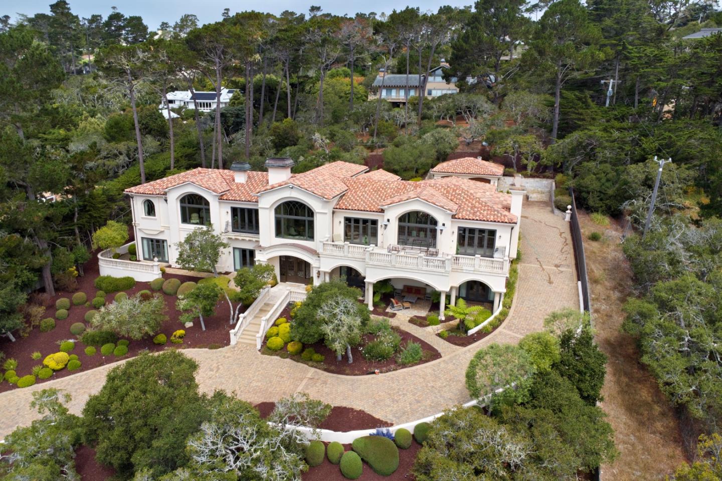 Detail Gallery Image 2 of 74 For 1519 Riata Rd, Pebble Beach,  CA 93953 - 5 Beds | 5/3 Baths