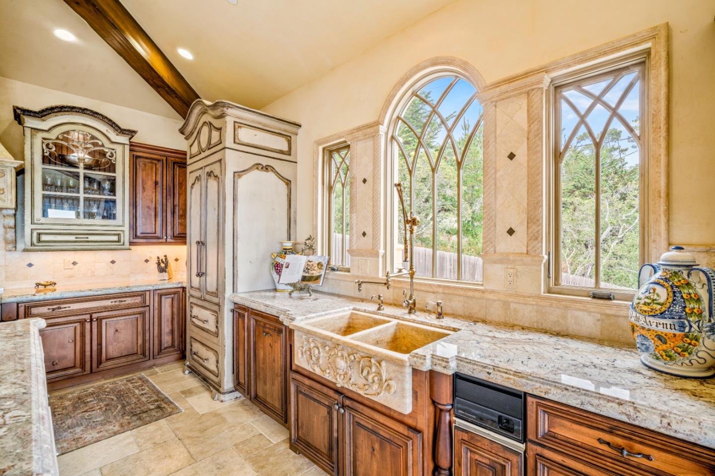 Detail Gallery Image 22 of 74 For 1519 Riata Rd, Pebble Beach,  CA 93953 - 5 Beds | 5/3 Baths