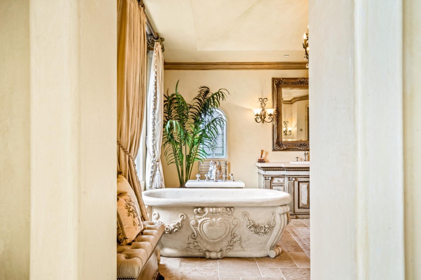 Detail Gallery Image 31 of 74 For 1519 Riata Rd, Pebble Beach,  CA 93953 - 5 Beds | 5/3 Baths