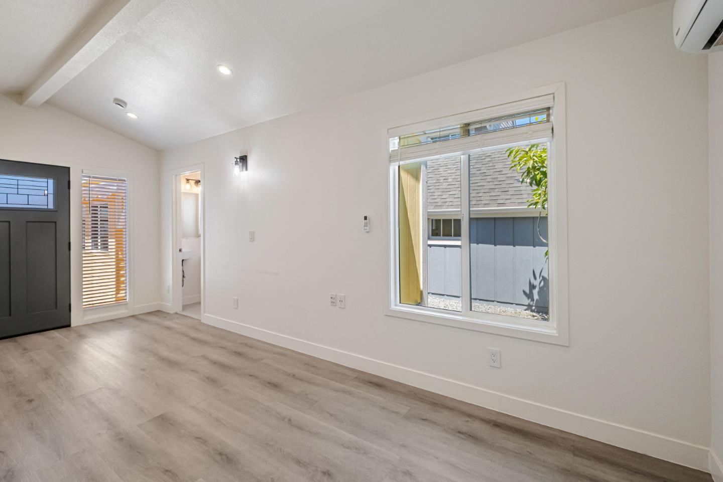 Detail Gallery Image 10 of 34 For 216 2nd Ave, Santa Cruz,  CA 95062 - 1 Beds | 1 Baths