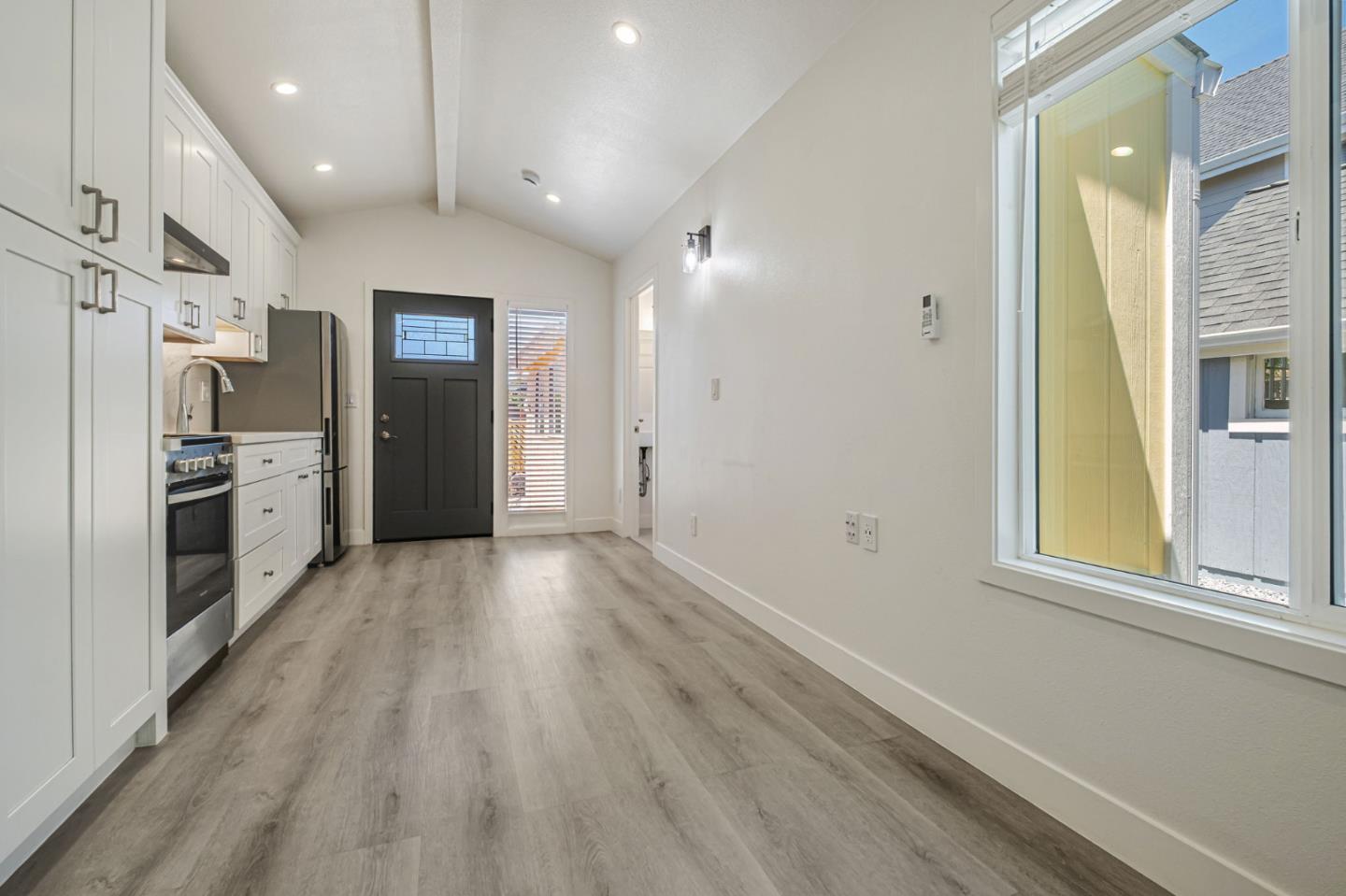 Detail Gallery Image 12 of 34 For 216 2nd Ave, Santa Cruz,  CA 95062 - 1 Beds | 1 Baths