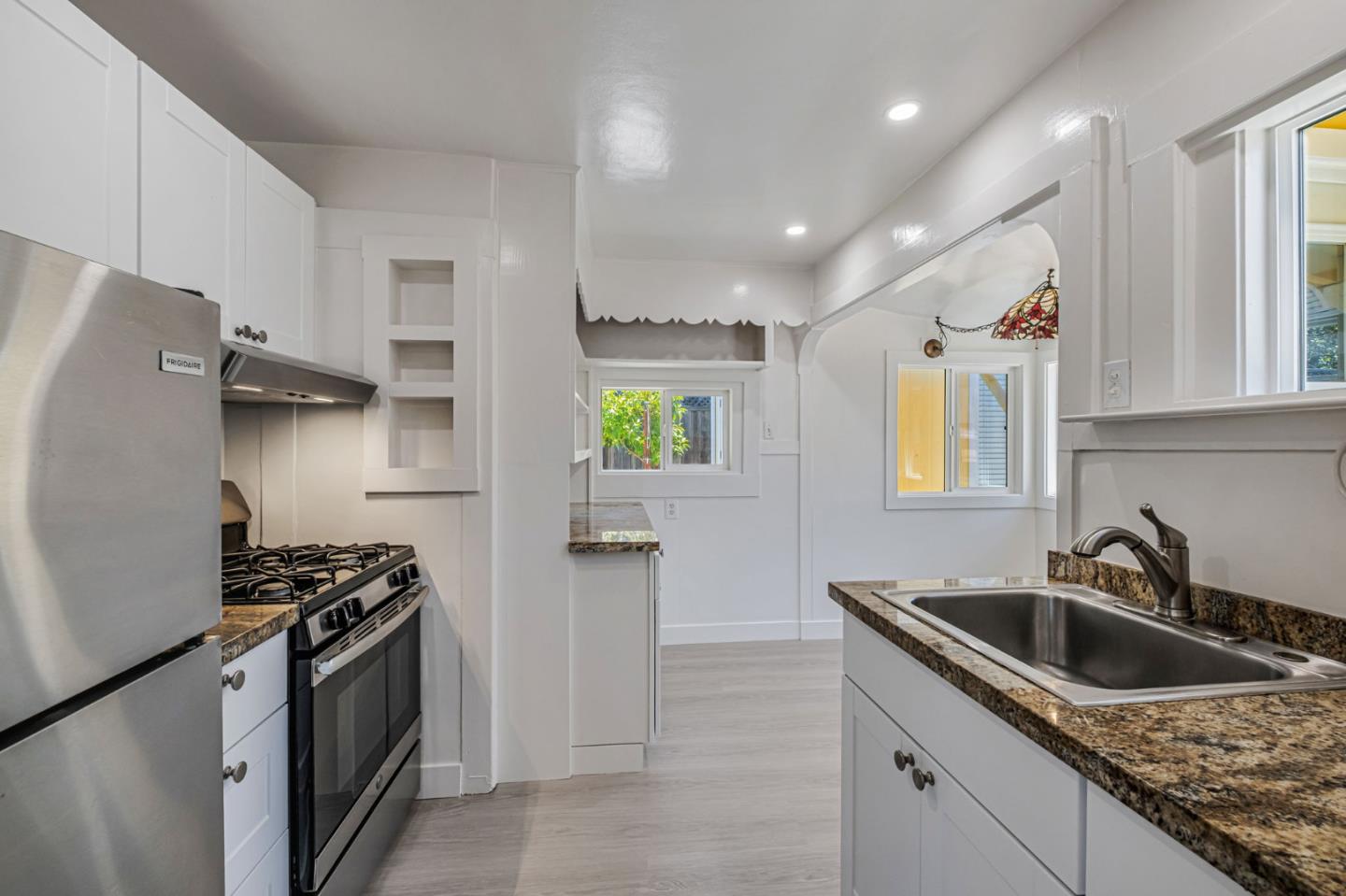 Detail Gallery Image 13 of 34 For 216 2nd Ave, Santa Cruz,  CA 95062 - 1 Beds | 1 Baths