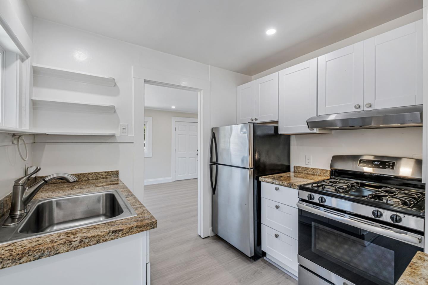 Detail Gallery Image 14 of 34 For 216 2nd Ave, Santa Cruz,  CA 95062 - 1 Beds | 1 Baths