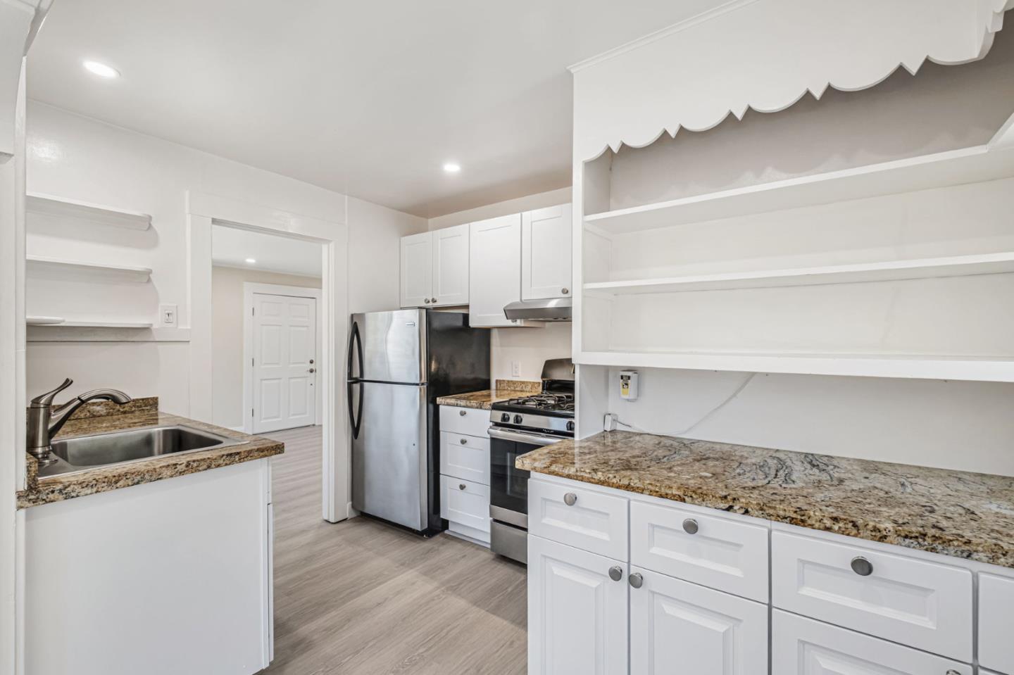 Detail Gallery Image 15 of 34 For 216 2nd Ave, Santa Cruz,  CA 95062 - 1 Beds | 1 Baths