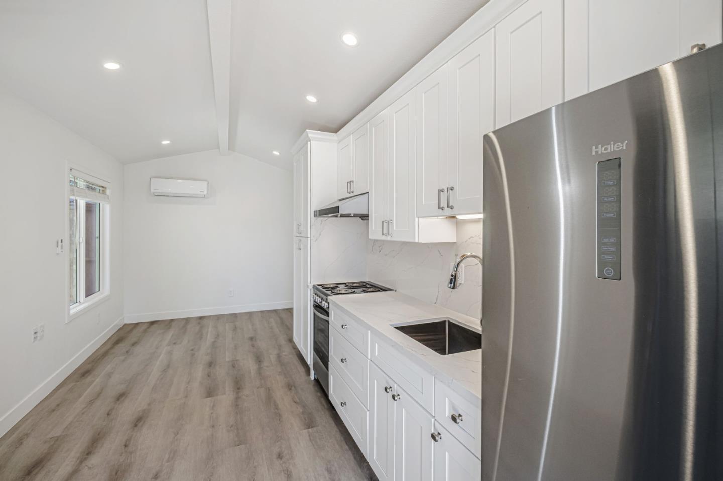 Detail Gallery Image 16 of 34 For 216 2nd Ave, Santa Cruz,  CA 95062 - 1 Beds | 1 Baths
