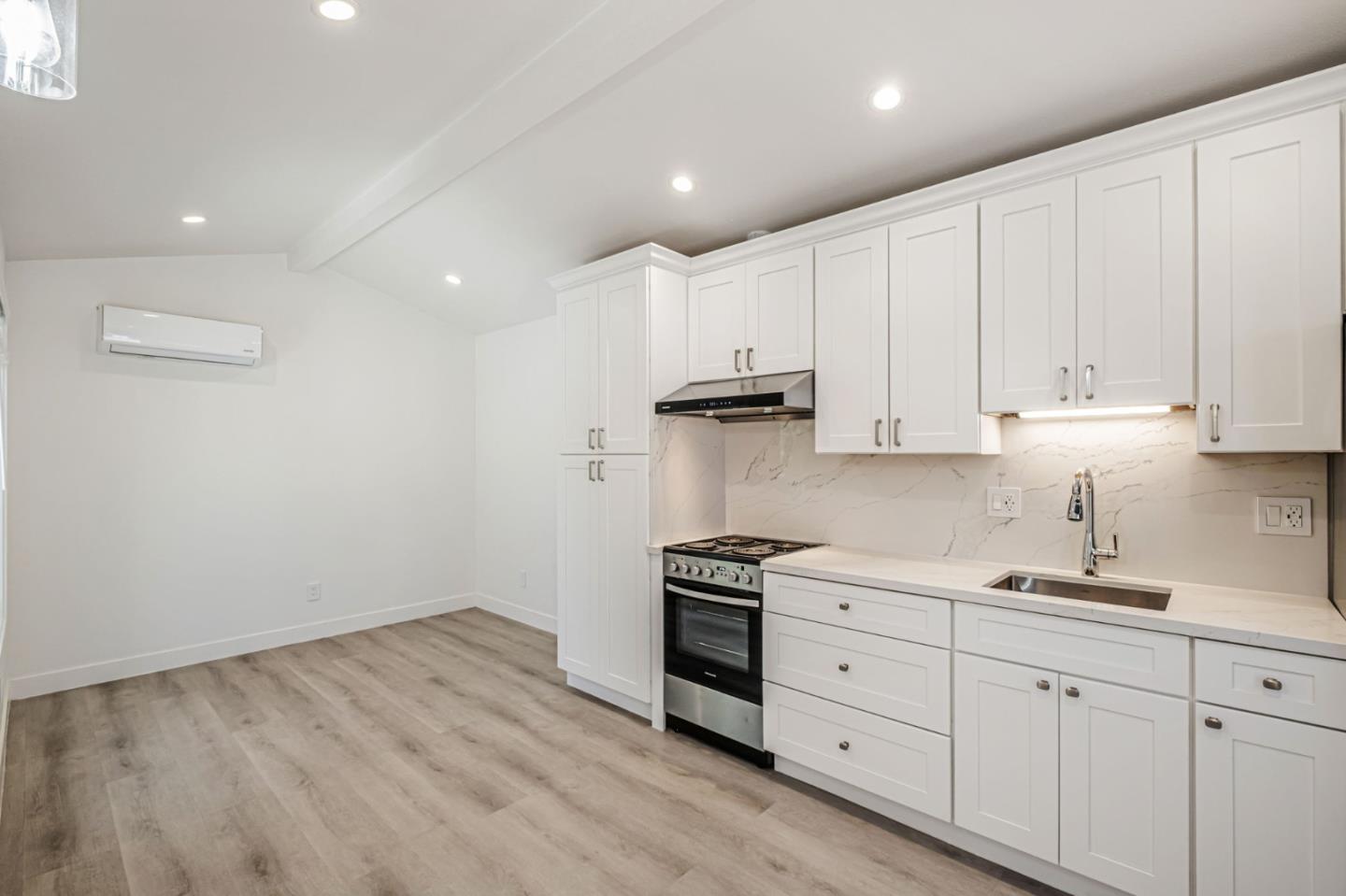 Detail Gallery Image 18 of 34 For 216 2nd Ave, Santa Cruz,  CA 95062 - 1 Beds | 1 Baths