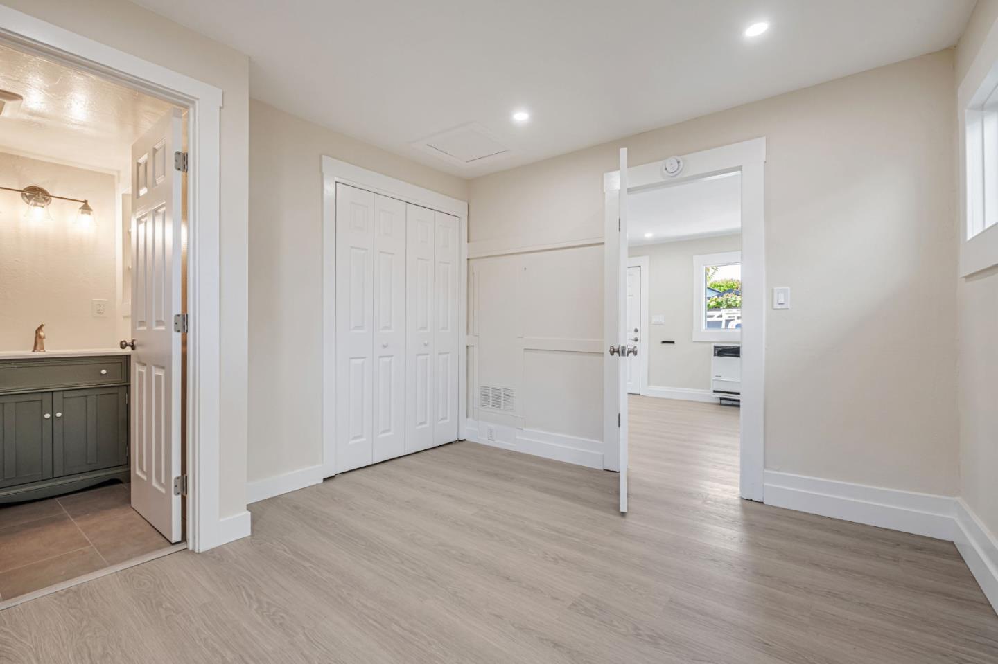 Detail Gallery Image 25 of 34 For 216 2nd Ave, Santa Cruz,  CA 95062 - 1 Beds | 1 Baths