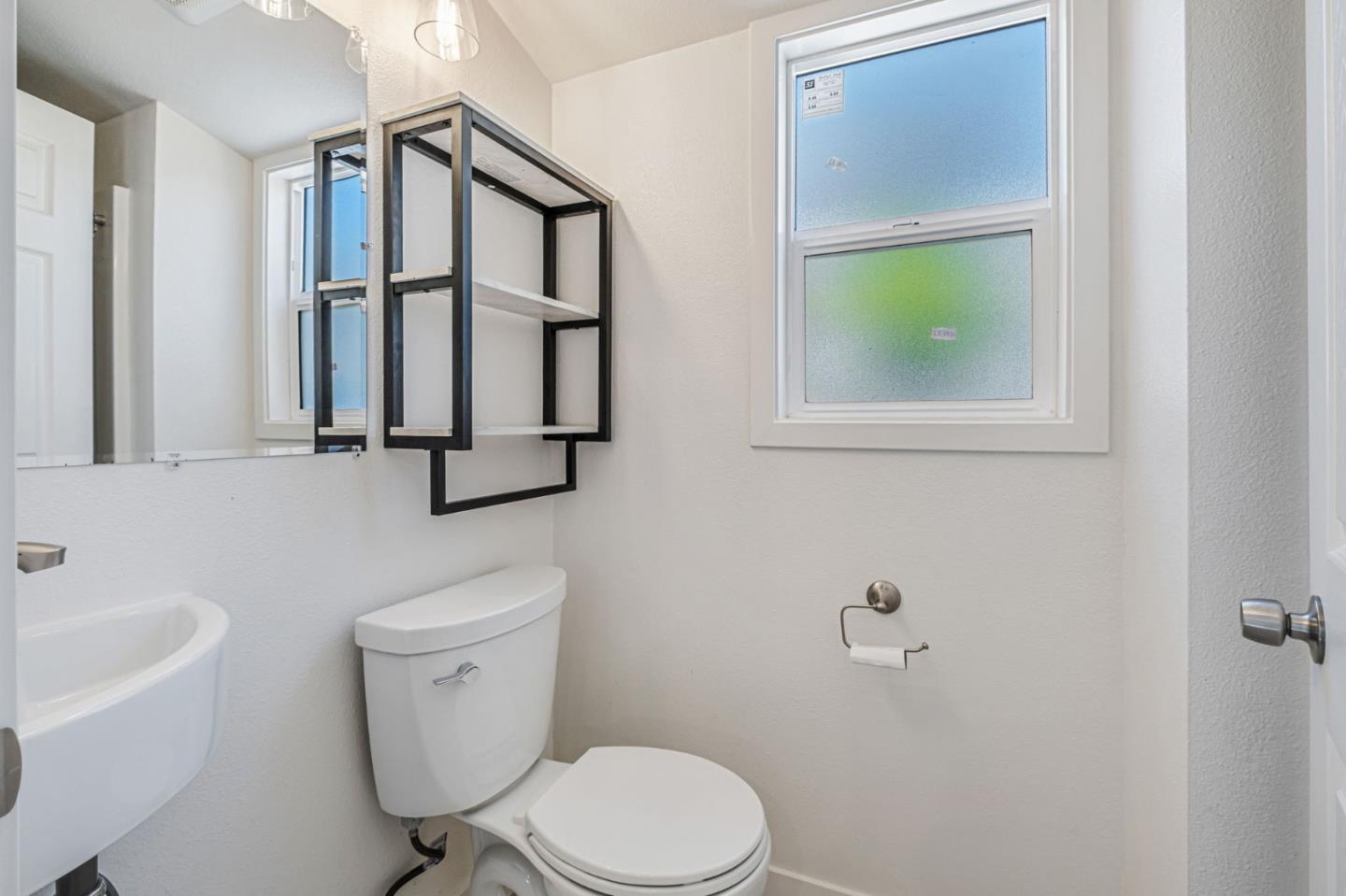 Detail Gallery Image 27 of 34 For 216 2nd Ave, Santa Cruz,  CA 95062 - 1 Beds | 1 Baths