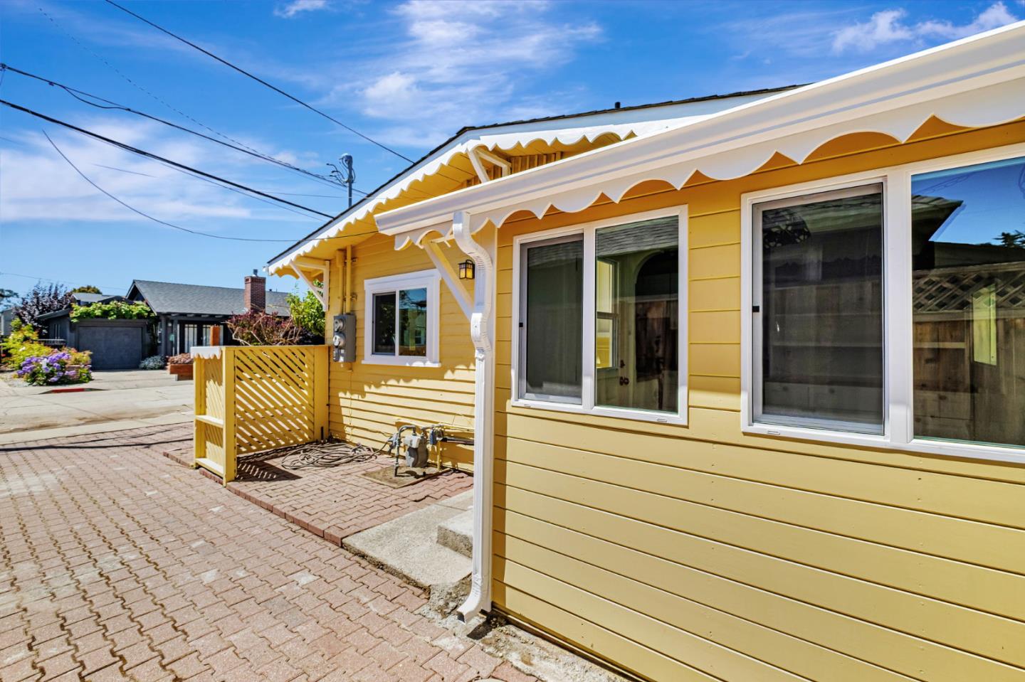Detail Gallery Image 3 of 34 For 216 2nd Ave, Santa Cruz,  CA 95062 - 1 Beds | 1 Baths