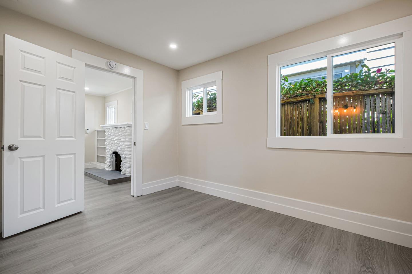 Detail Gallery Image 7 of 34 For 216 2nd Ave, Santa Cruz,  CA 95062 - 1 Beds | 1 Baths