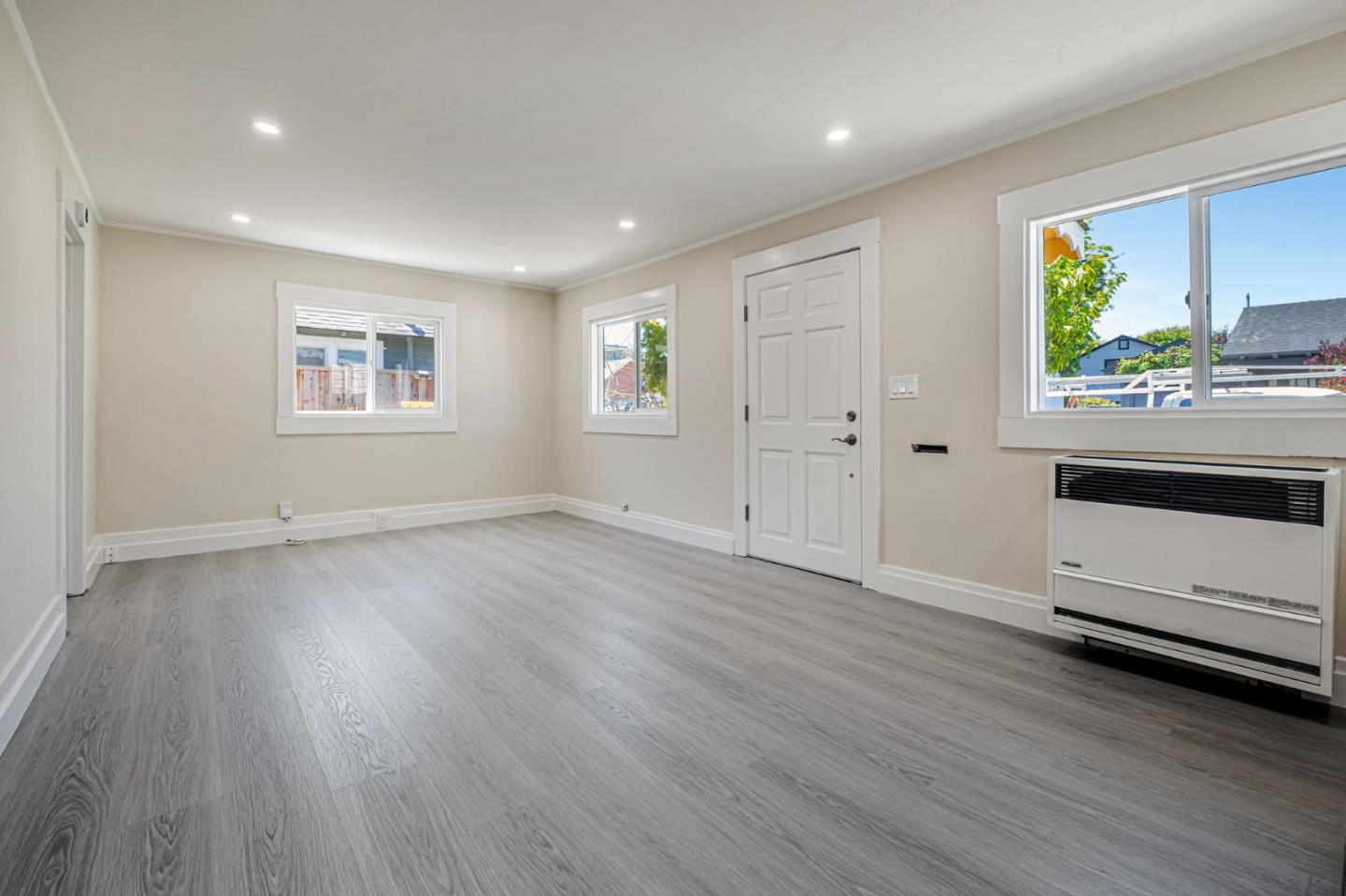 Detail Gallery Image 8 of 34 For 216 2nd Ave, Santa Cruz,  CA 95062 - 1 Beds | 1 Baths