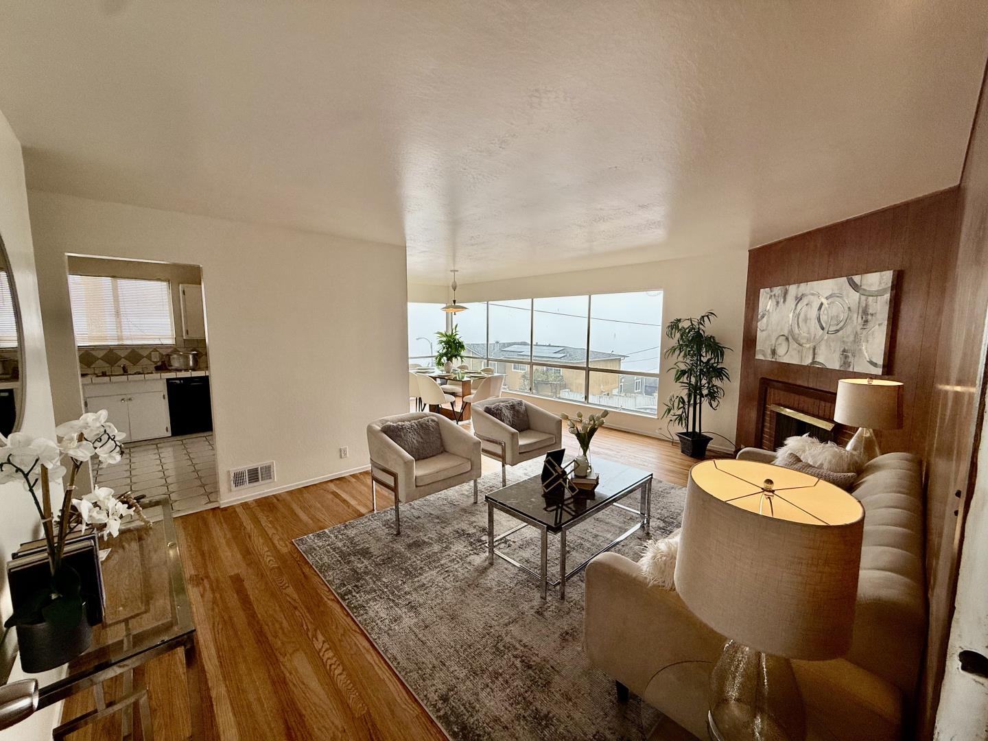 Detail Gallery Image 3 of 17 For 95 Clearview Dr, Daly City,  CA 94015 - 3 Beds | 1 Baths