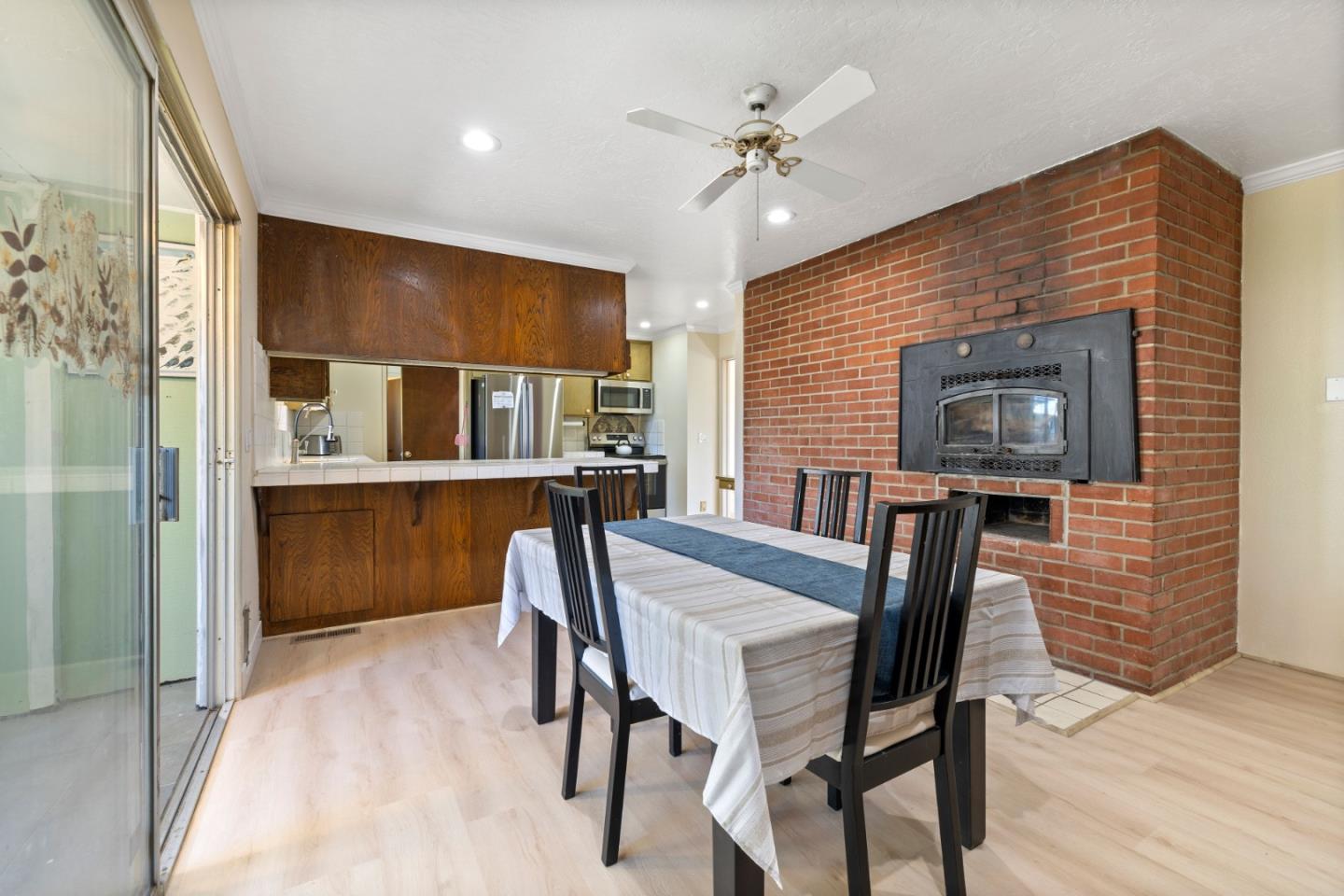 Detail Gallery Image 10 of 29 For 1970 Cox Rd, Aptos,  CA 95003 - 4 Beds | 2/1 Baths