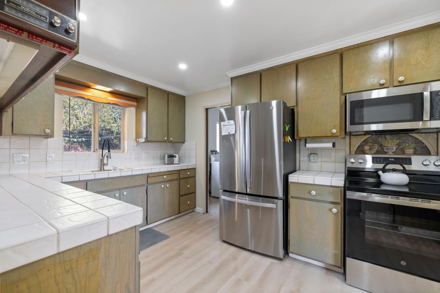 Detail Gallery Image 12 of 29 For 1970 Cox Rd, Aptos,  CA 95003 - 4 Beds | 2/1 Baths