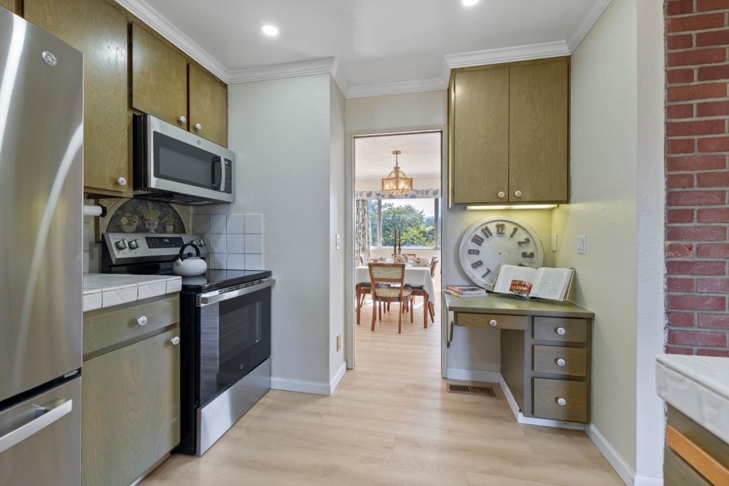 Detail Gallery Image 13 of 29 For 1970 Cox Rd, Aptos,  CA 95003 - 4 Beds | 2/1 Baths