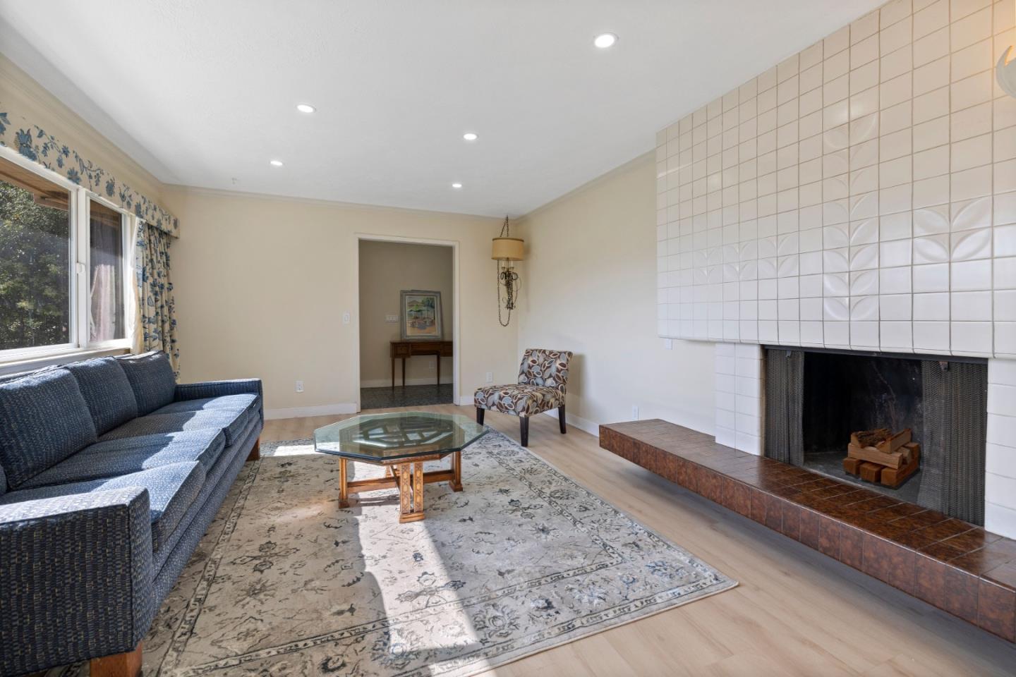 Detail Gallery Image 6 of 29 For 1970 Cox Rd, Aptos,  CA 95003 - 4 Beds | 2/1 Baths