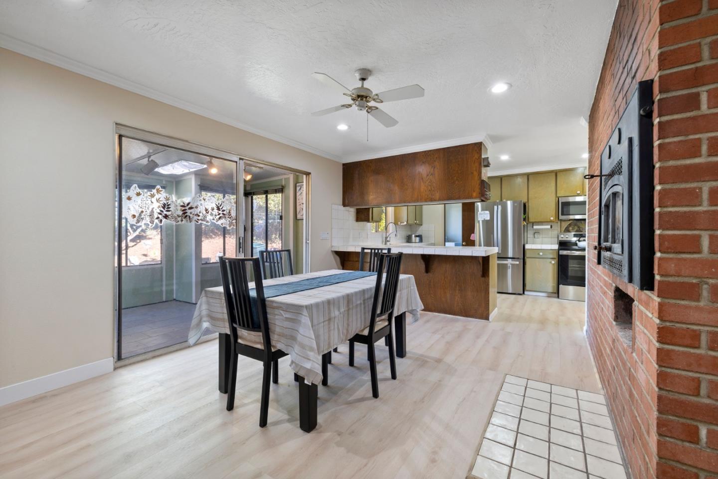Detail Gallery Image 9 of 29 For 1970 Cox Rd, Aptos,  CA 95003 - 4 Beds | 2/1 Baths