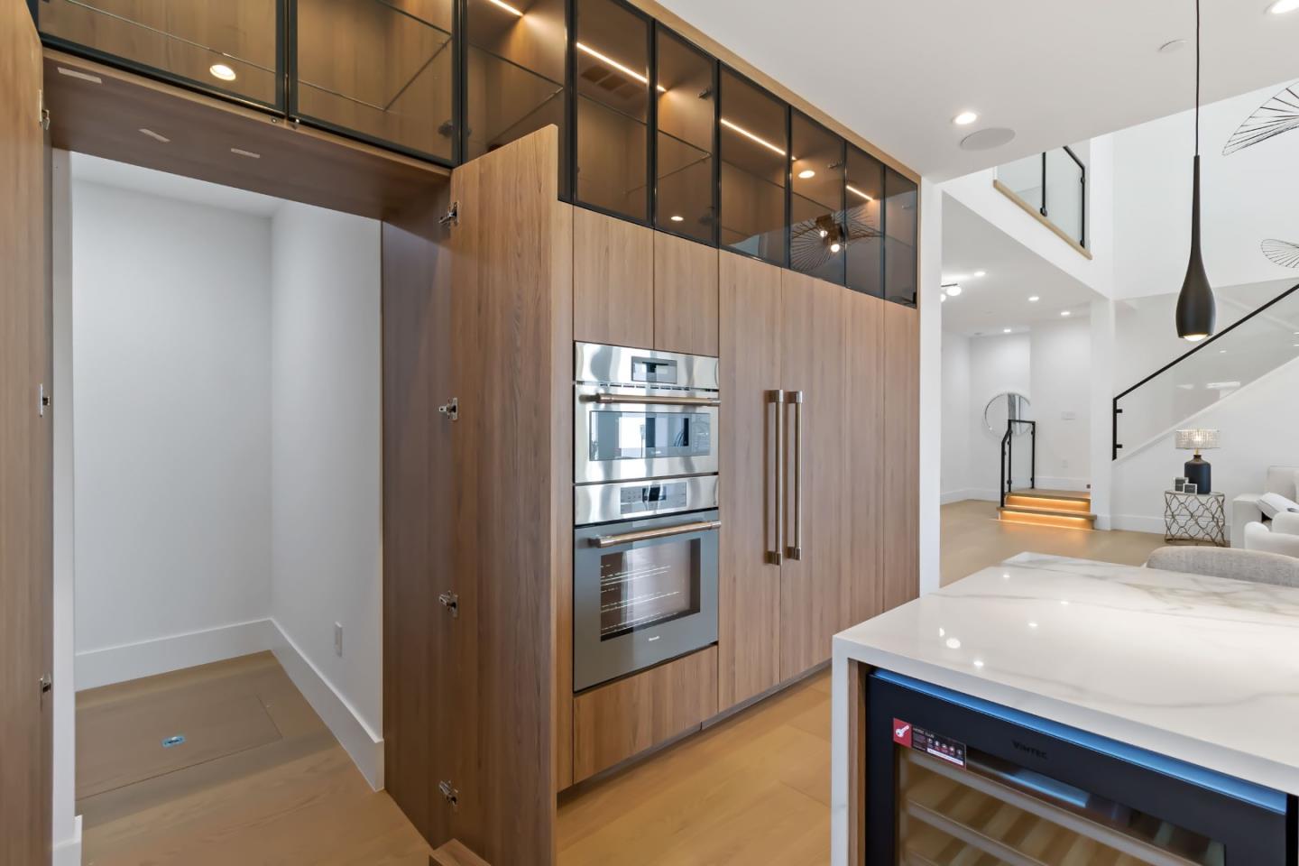 Detail Gallery Image 31 of 58 For 1062 Craig Dr, San Jose,  CA 95129 - 6 Beds | 6/2 Baths