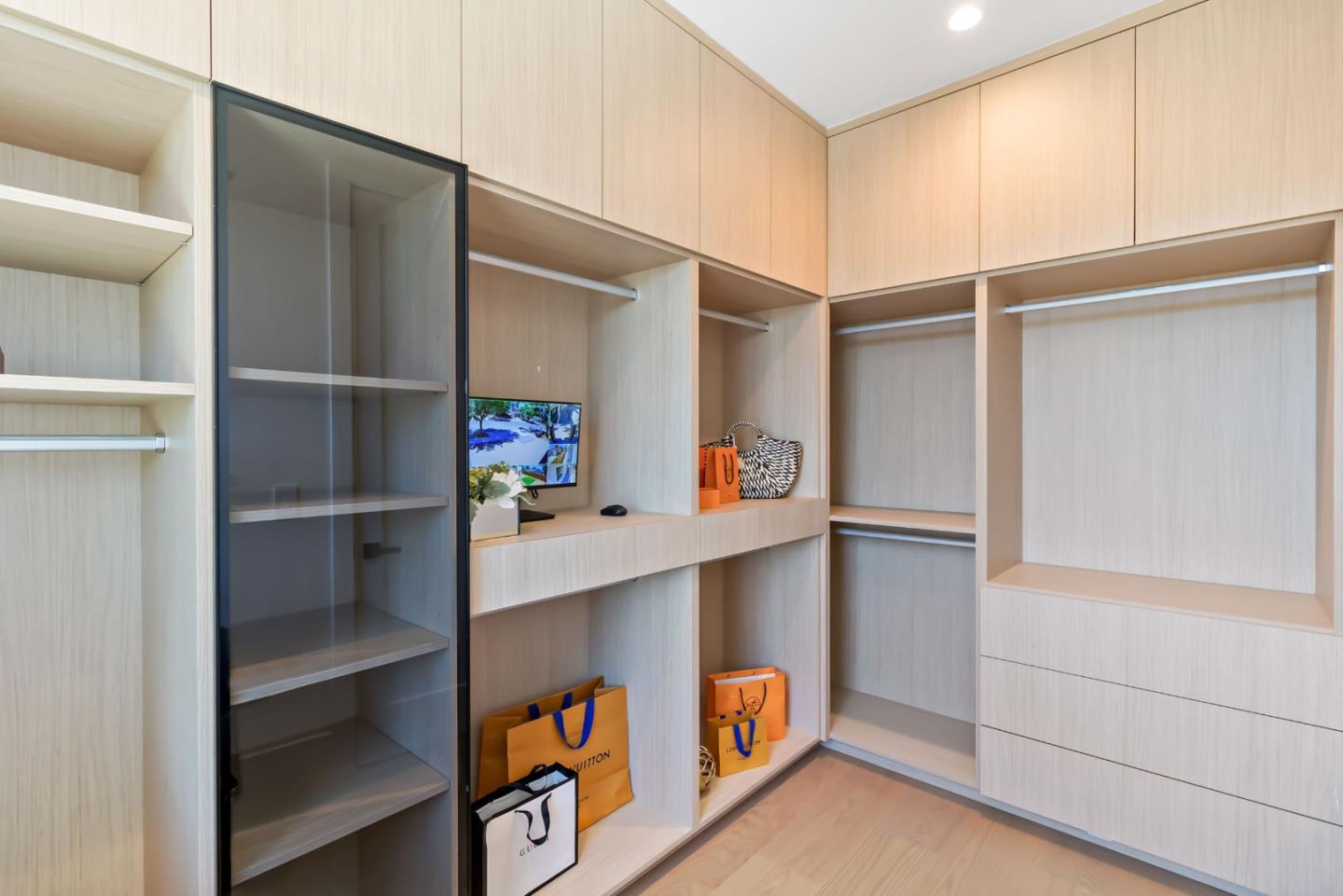 Detail Gallery Image 44 of 58 For 1062 Craig Dr, San Jose,  CA 95129 - 6 Beds | 6/2 Baths