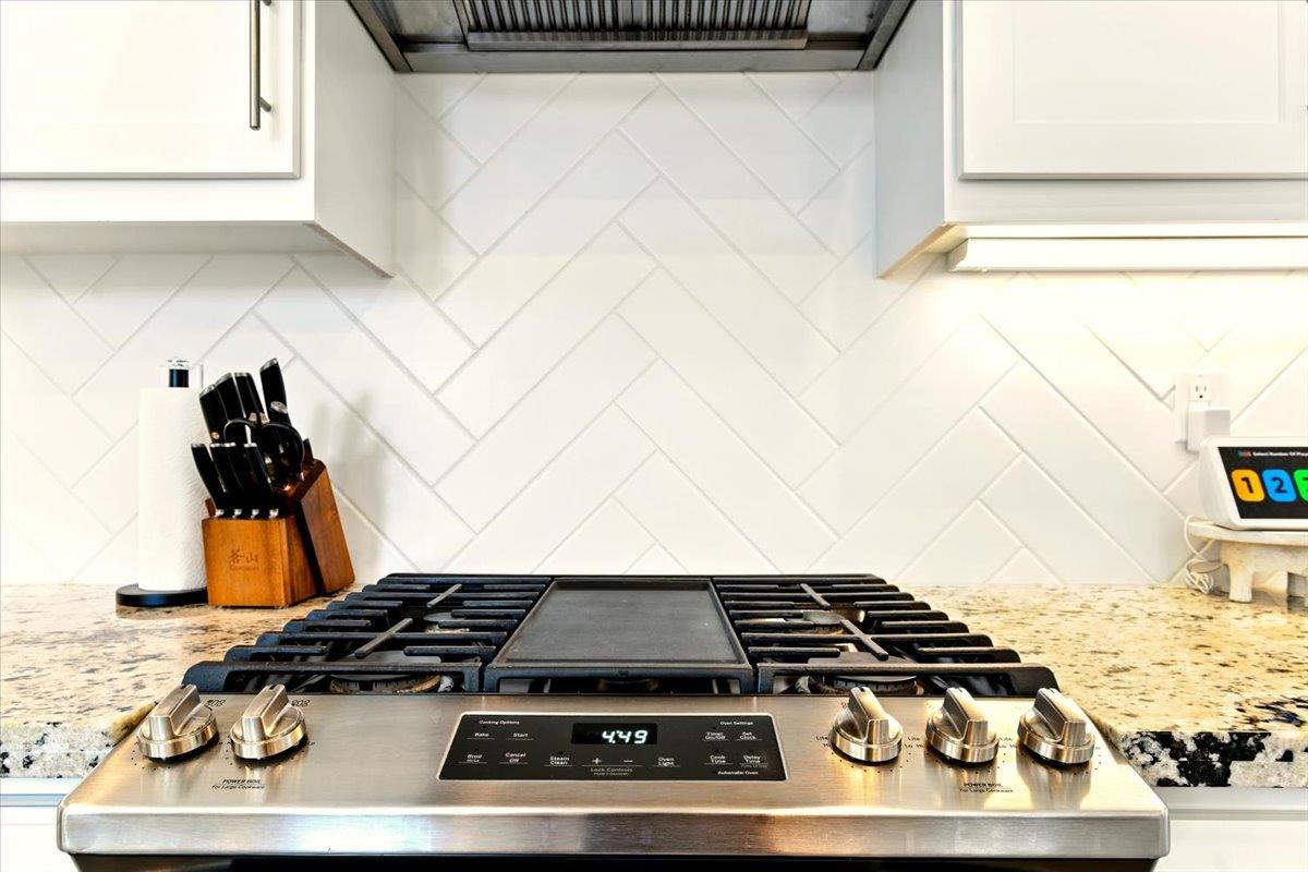 Detail Gallery Image 10 of 21 For 9263 Vista Cove Way, Newark,  CA 94560 - 3 Beds | 3/1 Baths