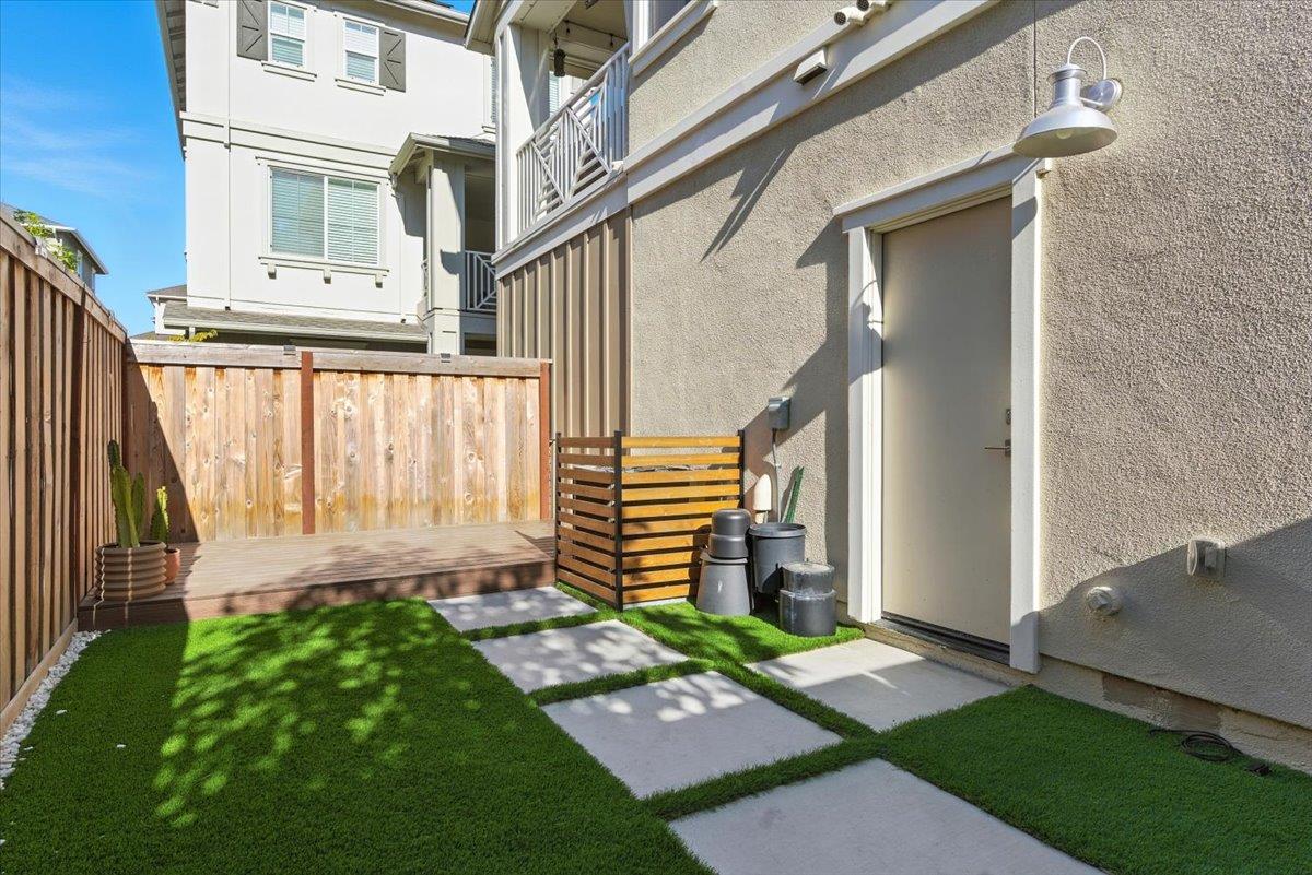 Detail Gallery Image 19 of 21 For 9263 Vista Cove Way, Newark,  CA 94560 - 3 Beds | 3/1 Baths