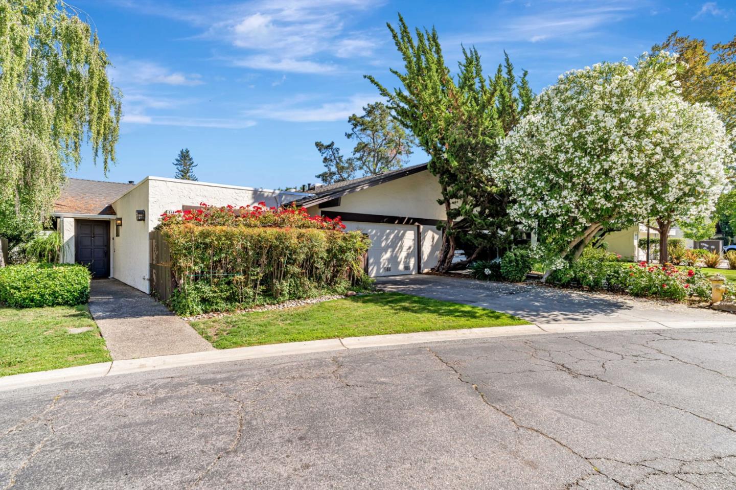 Detail Gallery Image 1 of 41 For 2445 Sharon Oaks Dr, Menlo Park,  CA 94025 - 2 Beds | 2 Baths