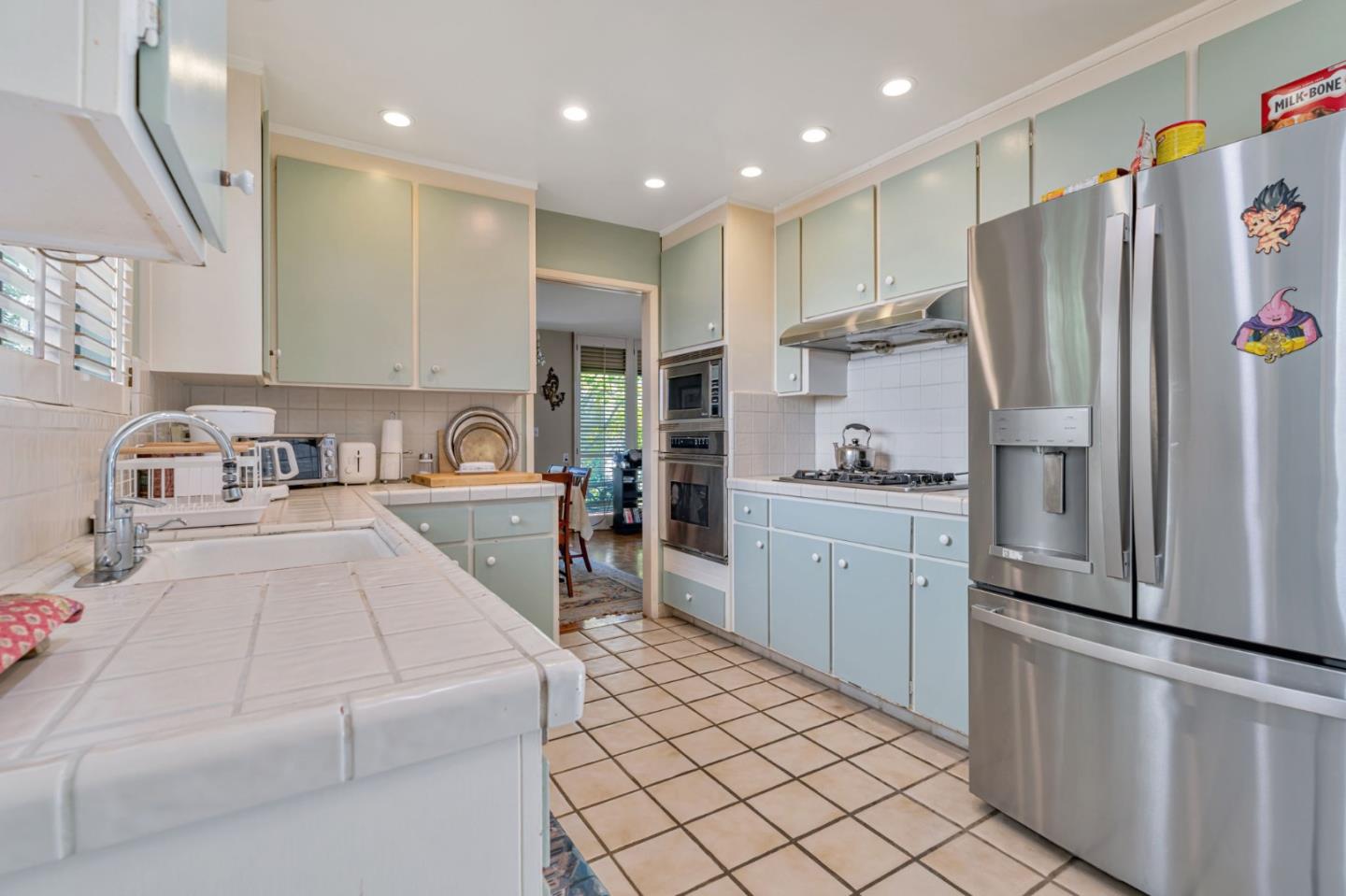 Detail Gallery Image 14 of 41 For 2445 Sharon Oaks Dr, Menlo Park,  CA 94025 - 2 Beds | 2 Baths