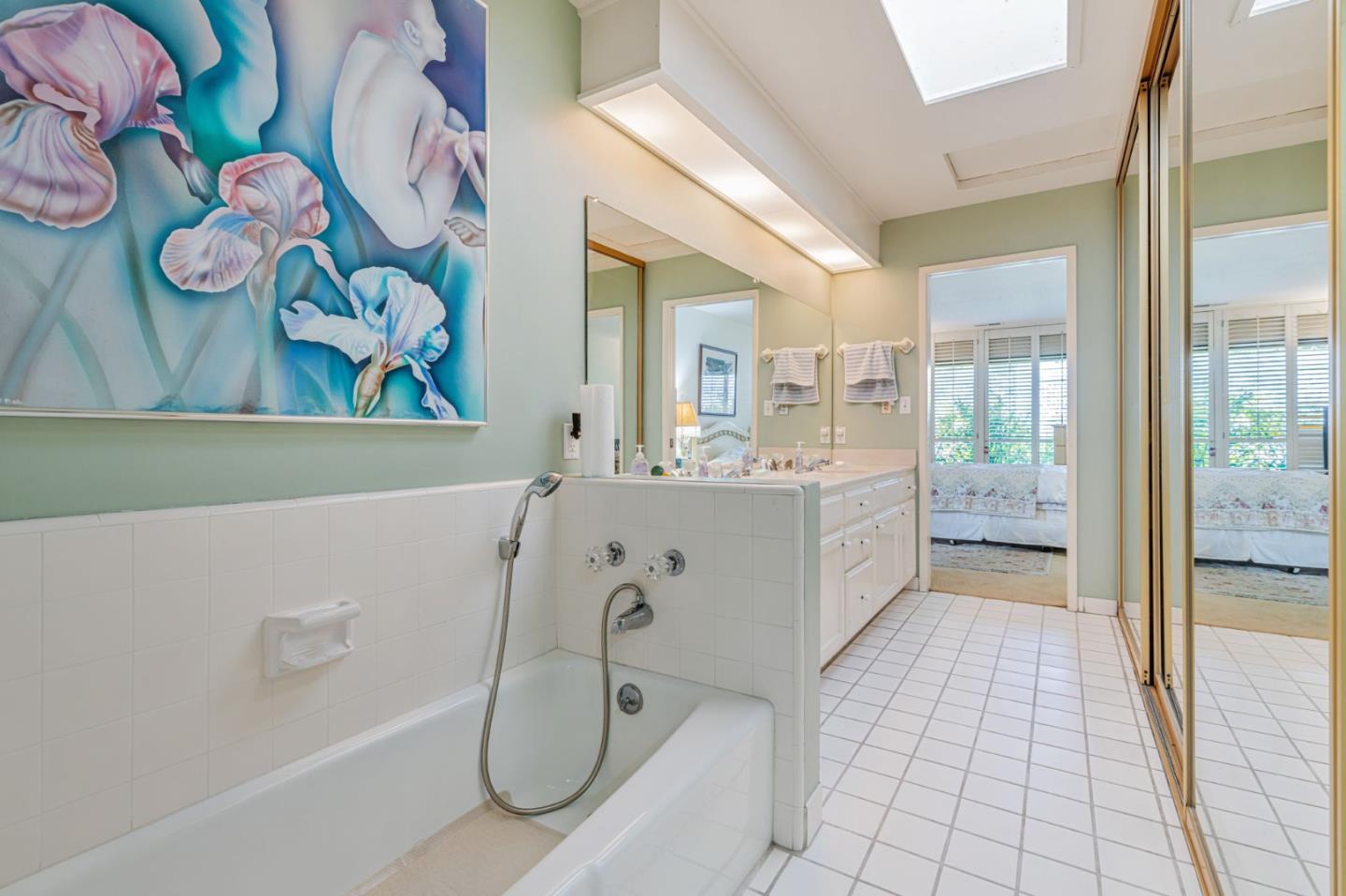 Detail Gallery Image 22 of 41 For 2445 Sharon Oaks Dr, Menlo Park,  CA 94025 - 2 Beds | 2 Baths