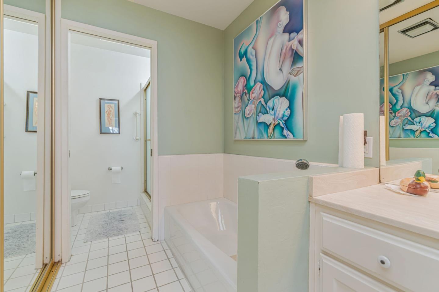 Detail Gallery Image 23 of 41 For 2445 Sharon Oaks Dr, Menlo Park,  CA 94025 - 2 Beds | 2 Baths