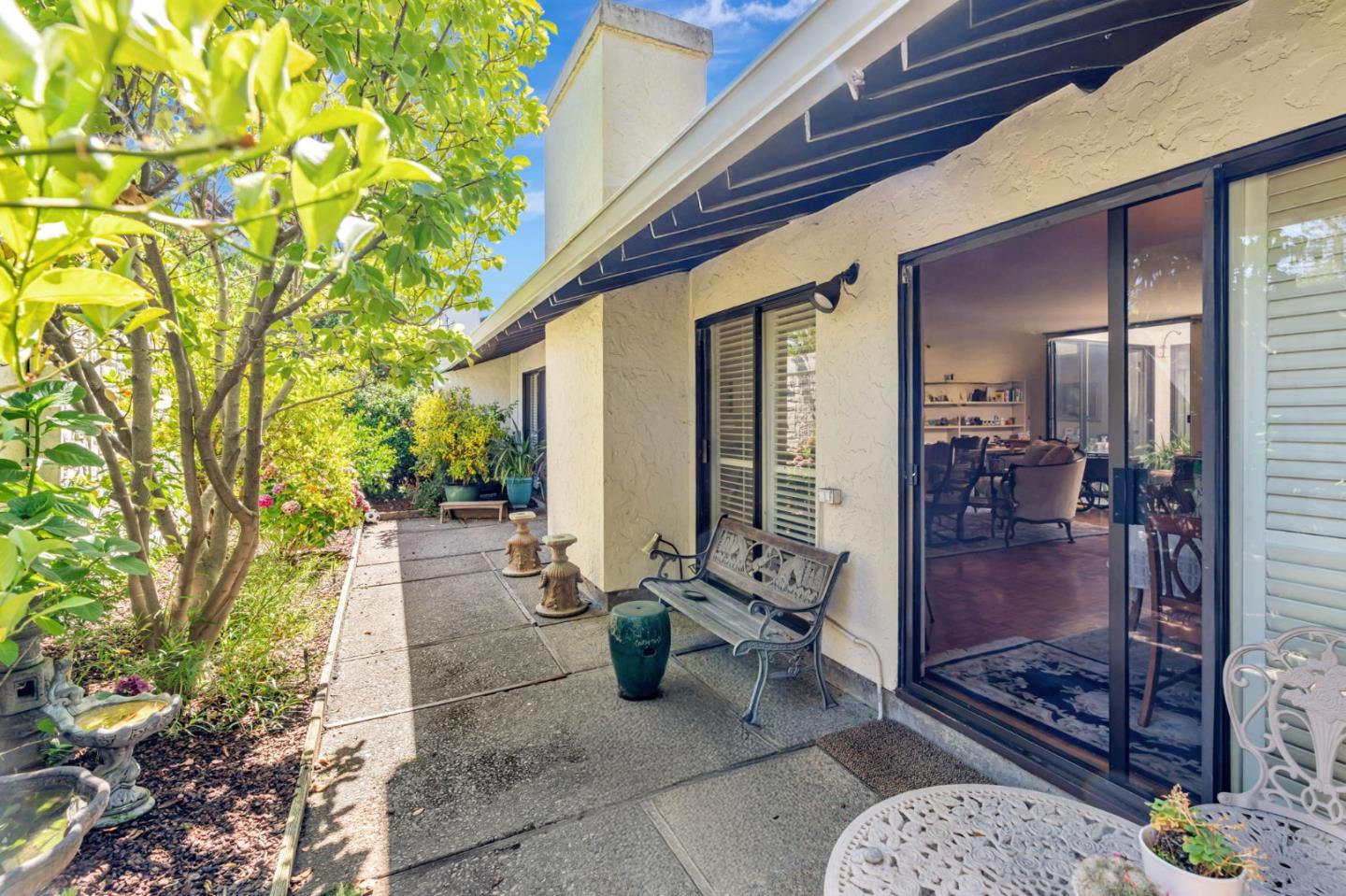 Detail Gallery Image 30 of 41 For 2445 Sharon Oaks Dr, Menlo Park,  CA 94025 - 2 Beds | 2 Baths