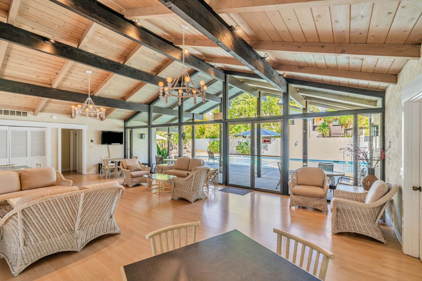Detail Gallery Image 36 of 41 For 2445 Sharon Oaks Dr, Menlo Park,  CA 94025 - 2 Beds | 2 Baths