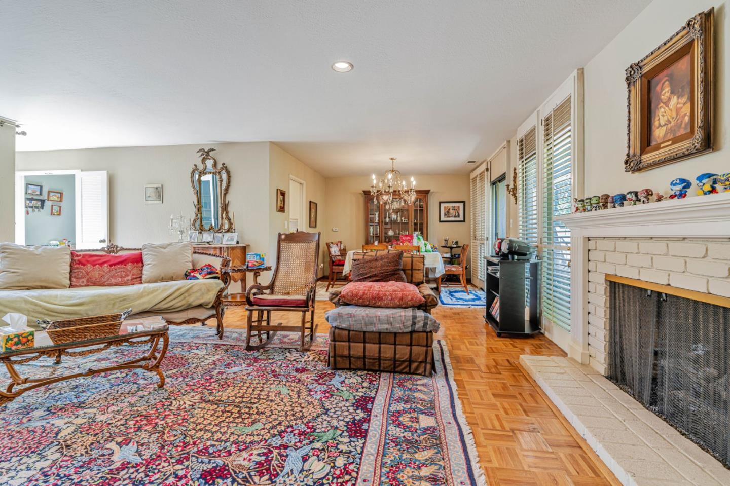 Detail Gallery Image 7 of 41 For 2445 Sharon Oaks Dr, Menlo Park,  CA 94025 - 2 Beds | 2 Baths