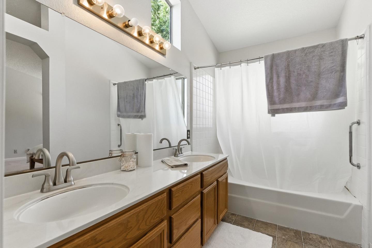Detail Gallery Image 15 of 29 For 1415 Quail Walk Dr, Gilroy,  CA 95020 - 3 Beds | 2 Baths