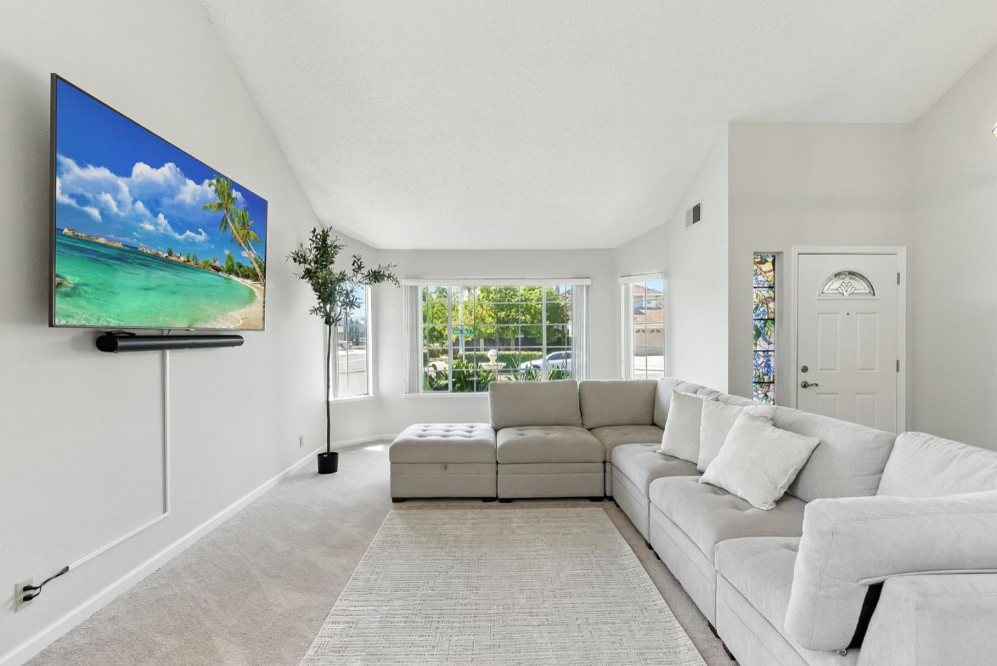 Detail Gallery Image 4 of 29 For 1415 Quail Walk Dr, Gilroy,  CA 95020 - 3 Beds | 2 Baths