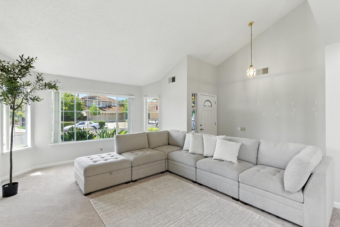 Detail Gallery Image 6 of 29 For 1415 Quail Walk Dr, Gilroy,  CA 95020 - 3 Beds | 2 Baths
