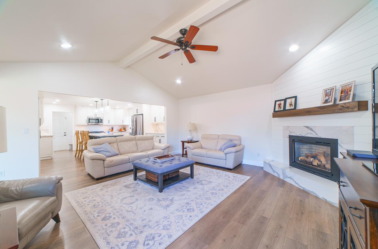 Detail Gallery Image 17 of 43 For 731 La Mesa Dr, Salinas,  CA 93901 - 4 Beds | 2/1 Baths