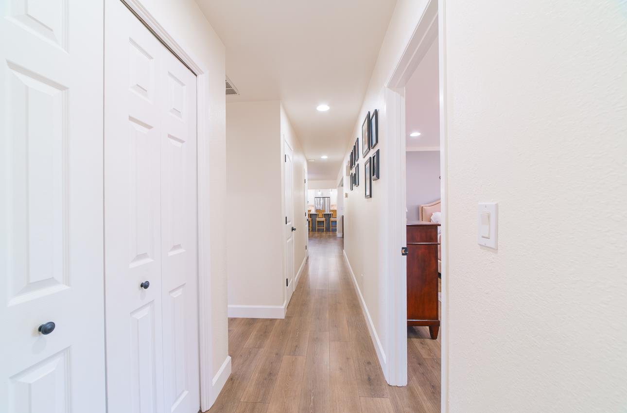 Detail Gallery Image 19 of 43 For 731 La Mesa Dr, Salinas,  CA 93901 - 4 Beds | 2/1 Baths