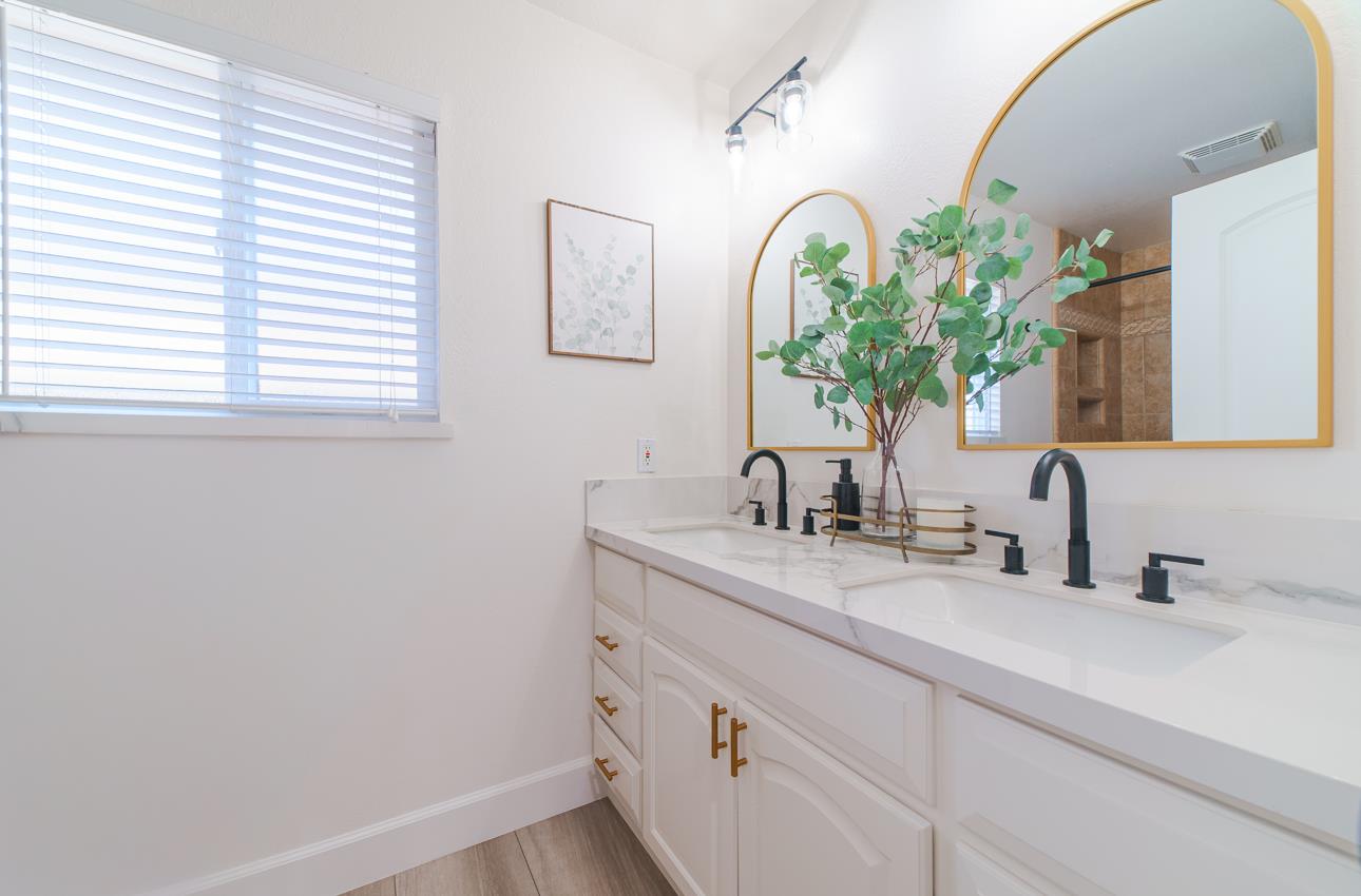 Detail Gallery Image 20 of 43 For 731 La Mesa Dr, Salinas,  CA 93901 - 4 Beds | 2/1 Baths