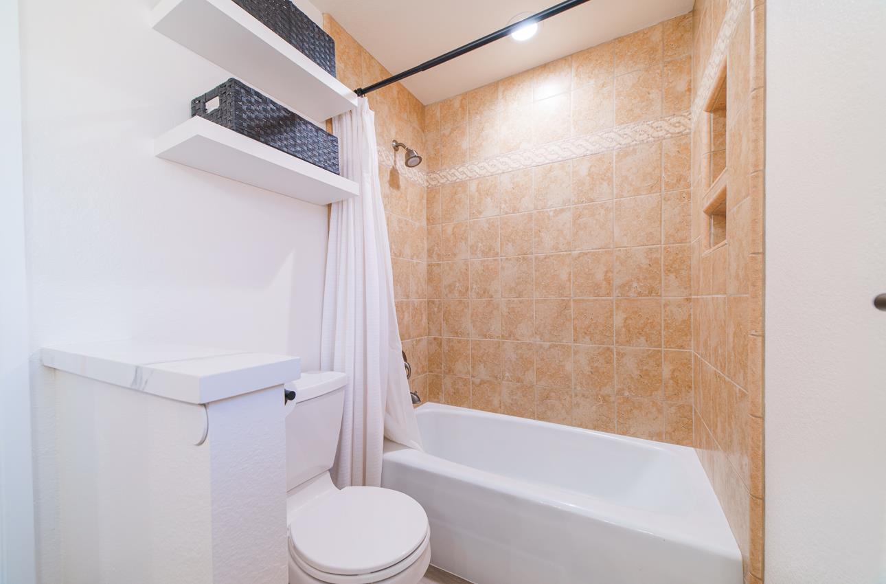 Detail Gallery Image 21 of 43 For 731 La Mesa Dr, Salinas,  CA 93901 - 4 Beds | 2/1 Baths