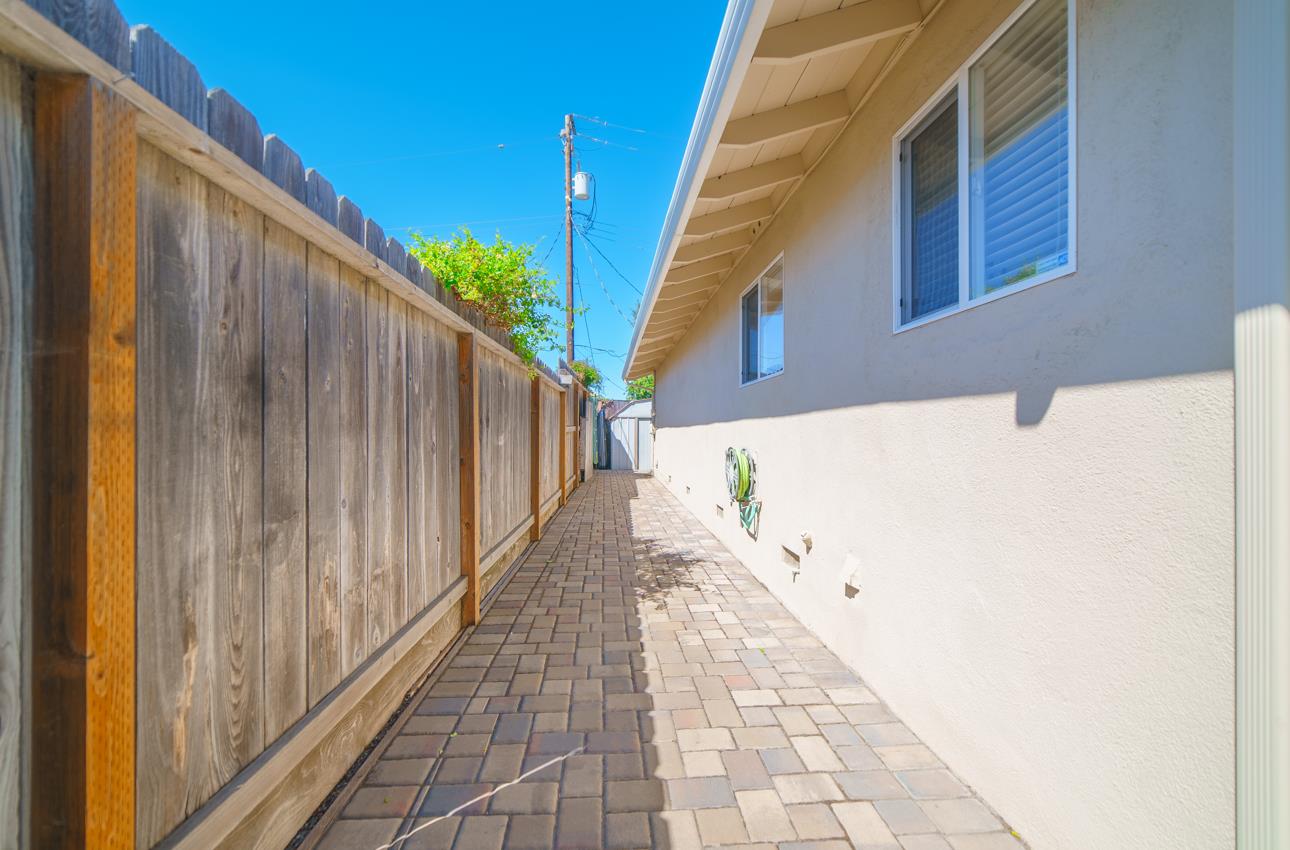 Detail Gallery Image 39 of 43 For 731 La Mesa Dr, Salinas,  CA 93901 - 4 Beds | 2/1 Baths
