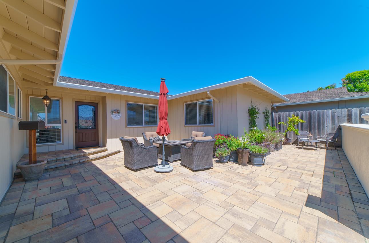 Detail Gallery Image 7 of 43 For 731 La Mesa Dr, Salinas,  CA 93901 - 4 Beds | 2/1 Baths