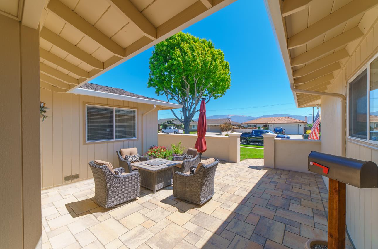 Detail Gallery Image 8 of 43 For 731 La Mesa Dr, Salinas,  CA 93901 - 4 Beds | 2/1 Baths