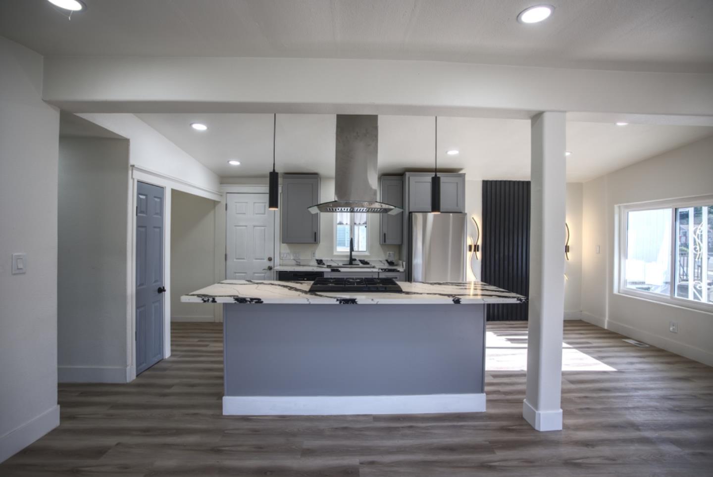 Detail Gallery Image 3 of 11 For 440 Moffett Blvd #61,  Mountain View,  CA 94043 - 2 Beds | 2 Baths