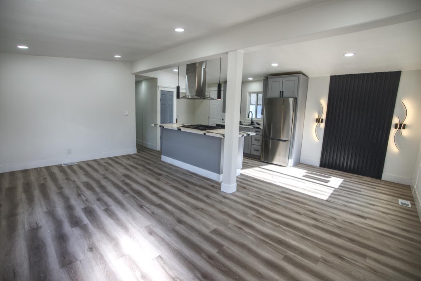 Detail Gallery Image 4 of 11 For 440 Moffett Blvd #61,  Mountain View,  CA 94043 - 2 Beds | 2 Baths